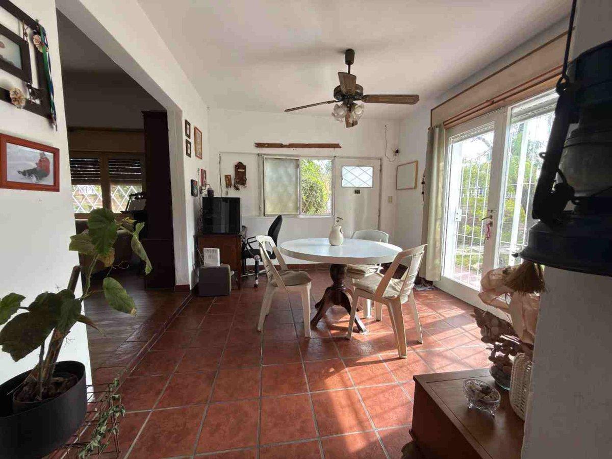 Foto de VENTA CASA 5 AMBIENTES ADOLFO SOURDEAUX, imagen 2
