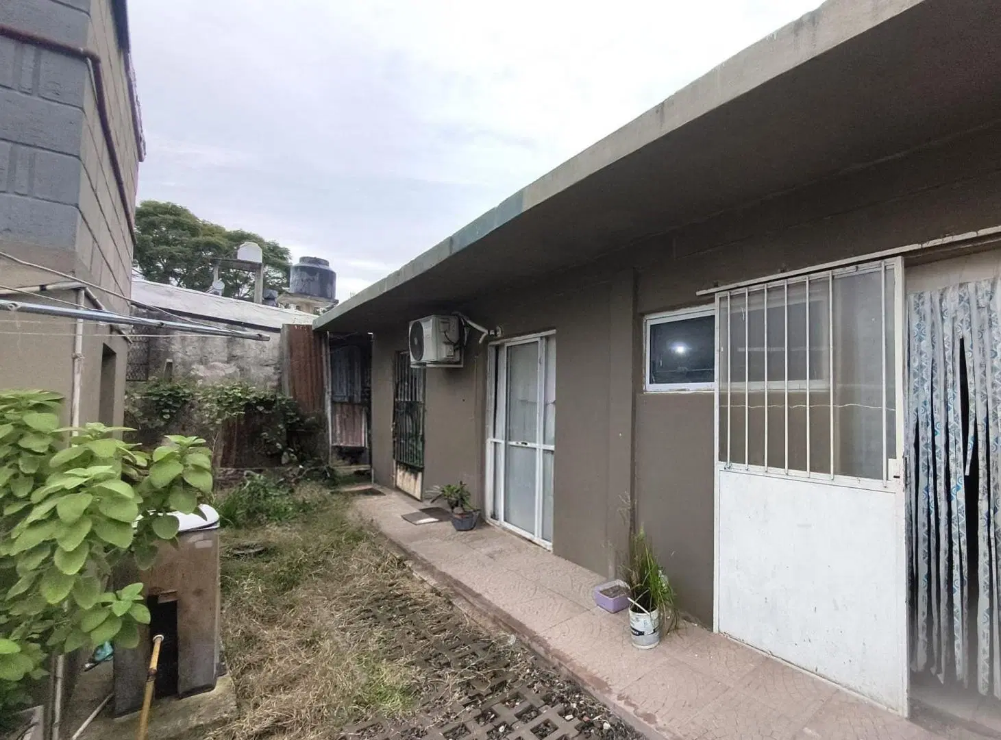 VENTA CASA 5 AMB PTE DERQUI LOCAL DEPENDENCIA 8