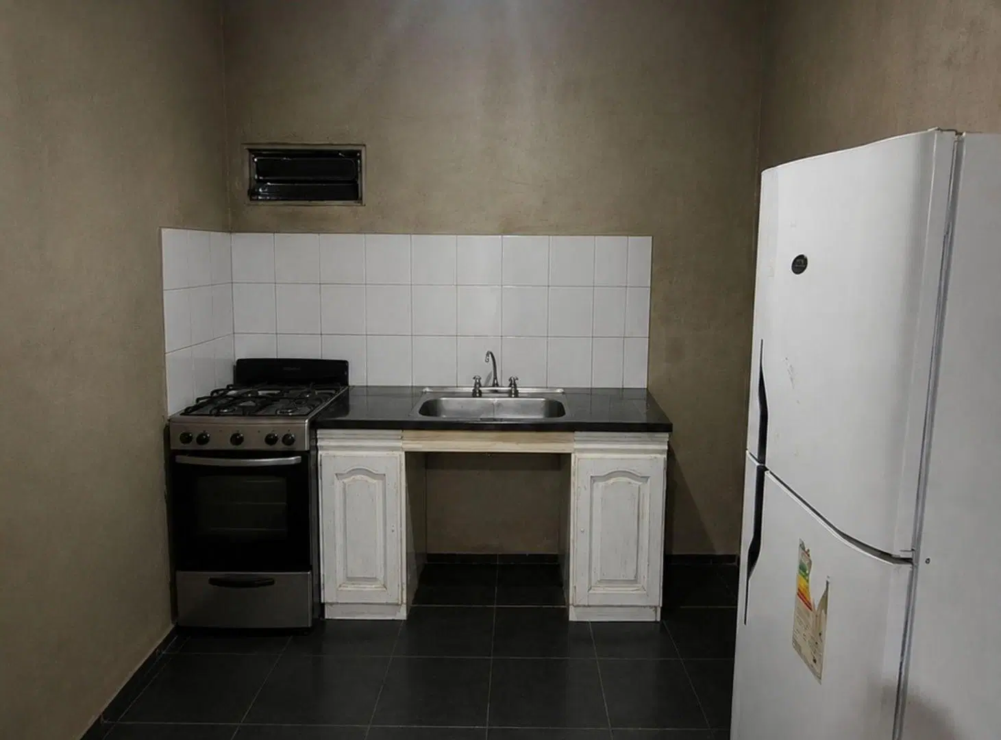 VENTA CASA 5 AMB PTE DERQUI LOCAL DEPENDENCIA 3