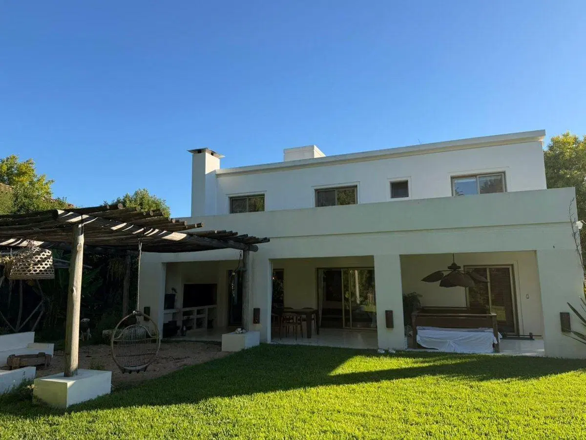 VENTA CASA 6 AMBIENTES EL MIRASOL PILAR 2