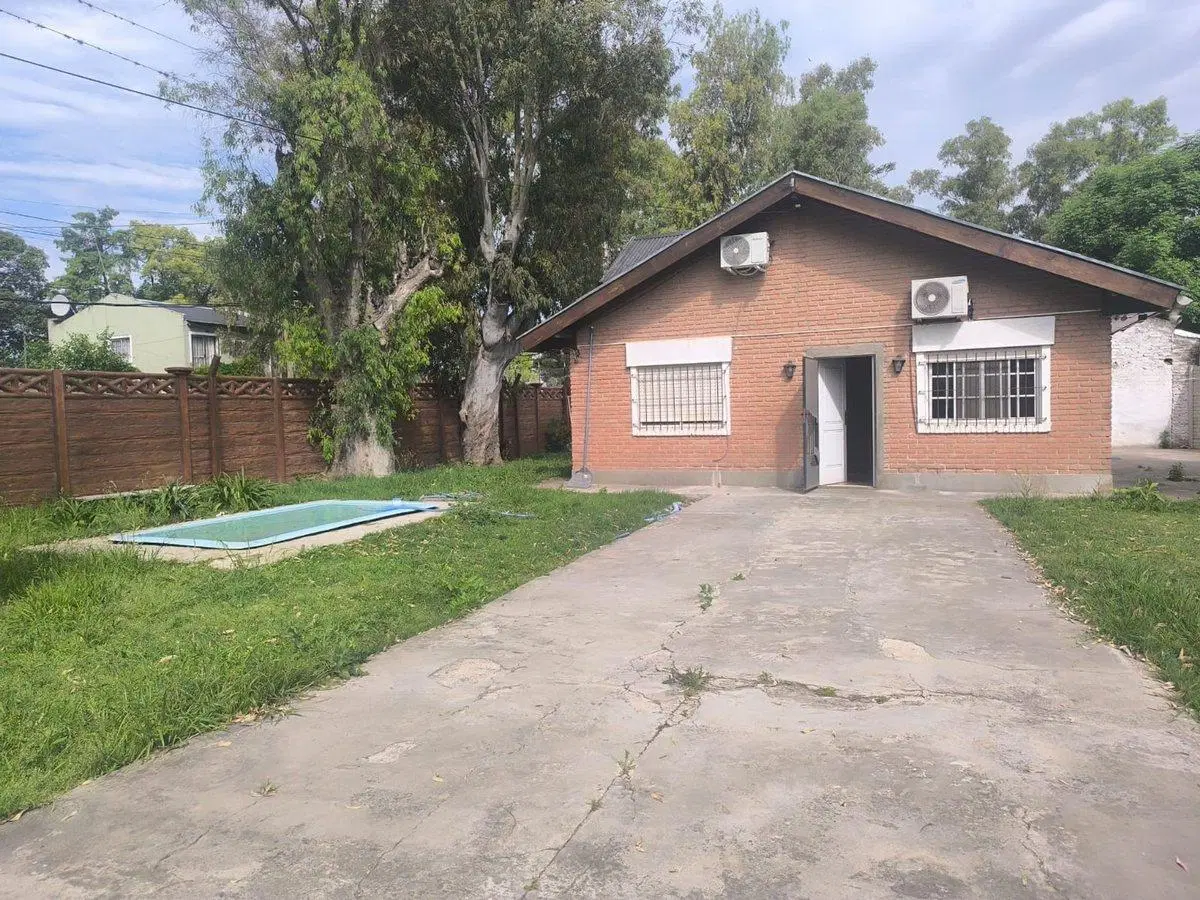 VENTA CASA DEL VISO PILETA 2