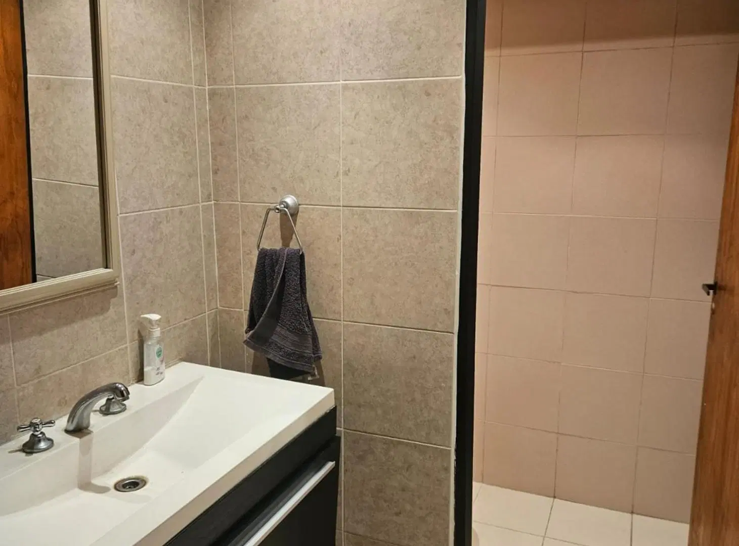 VENTA DOS LOCALES PASEO LA ESCALA CAAMAÑO 8