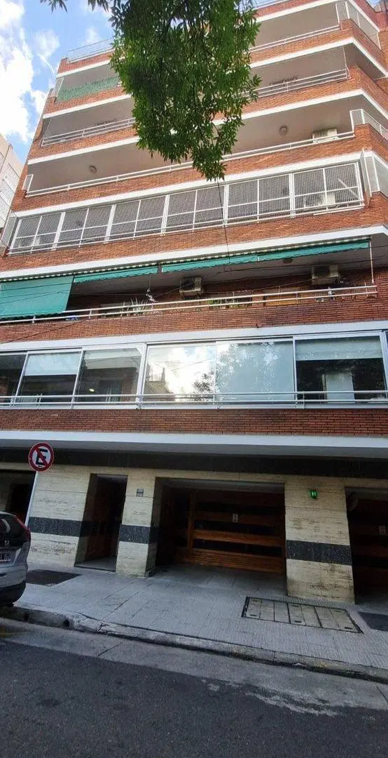VENTA DEPARTAMENTO SEIS AMBIENTES FLORES  COCHERA 3
