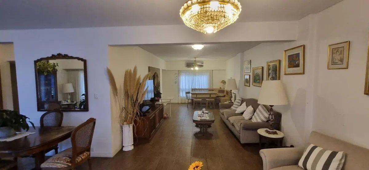 VENTA DEPARTAMENTO SEIS AMBIENTES FLORES  COCHERA 8