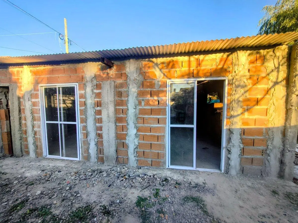 VENTA CASA LOTE DE 425 MTR MONOAMB PILETA QUINCHO 4