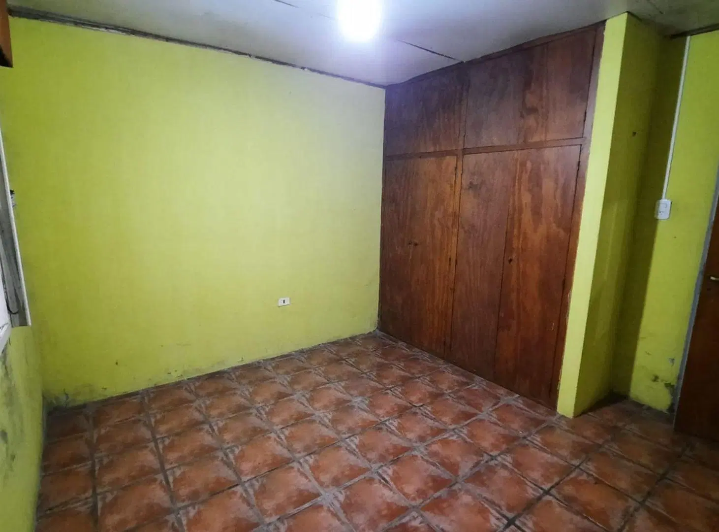 VENTA CASA 3 AMB A REFACCIONAR LOTE 400 M2 LUJAN 3