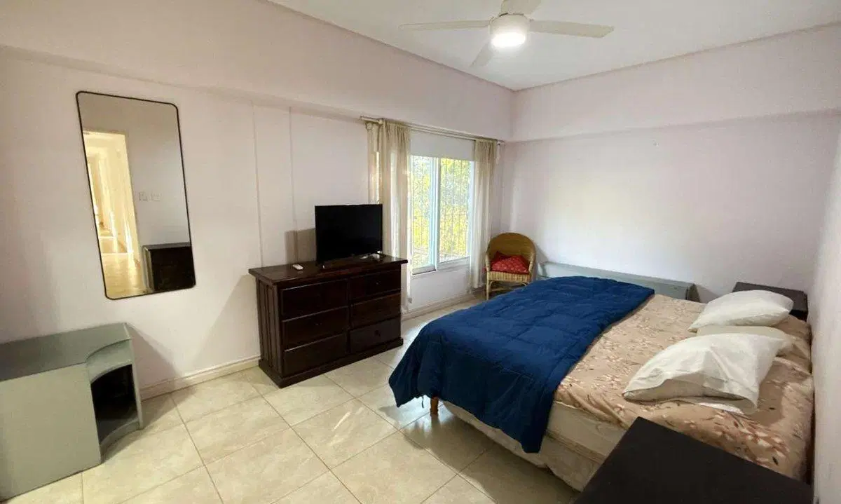 VENTA CASA 5 AMB LOTE 2350 M2 LOMA VERDE PILETA 4