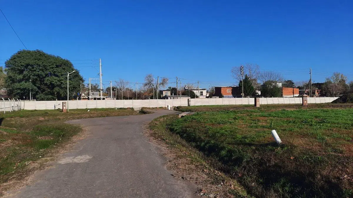 VENTA LOTE DEL VISO BARRIO PARQUE CASUARINAS 5