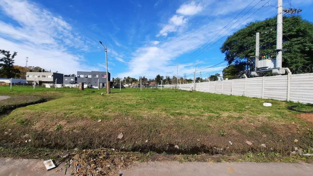 VENTA LOTE DEL VISO BARRIO PARQUE CASUARINAS 4