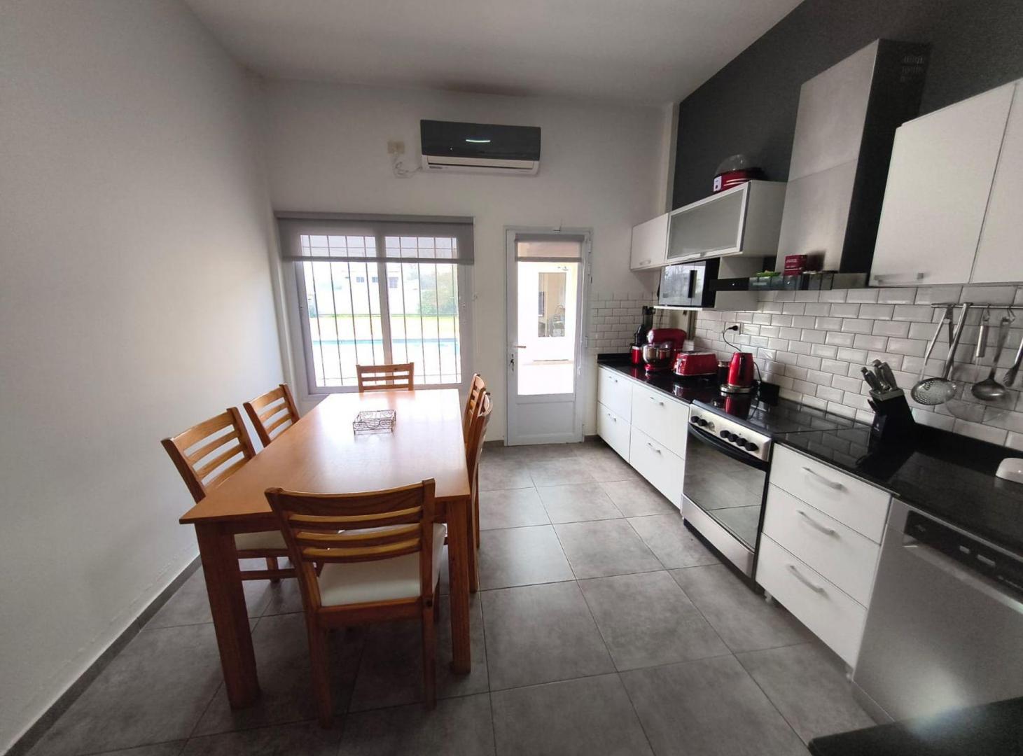 Foto de VENTA QUINTA 6 AMBIENTES PTE DERQUI PILAR 995 MTS, imagen 4