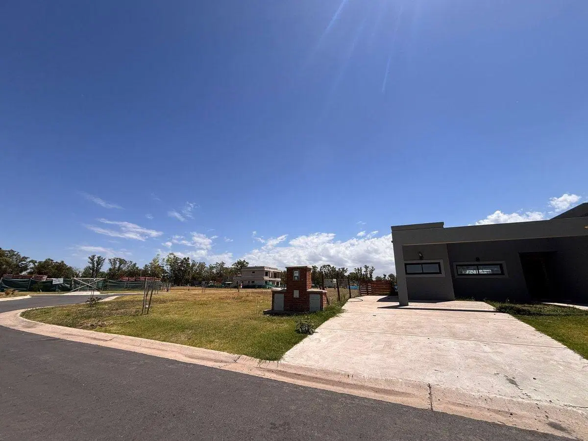 VENTA LOTE CENTRAL SANTA SOFIA PILAR DEL ESTE 2