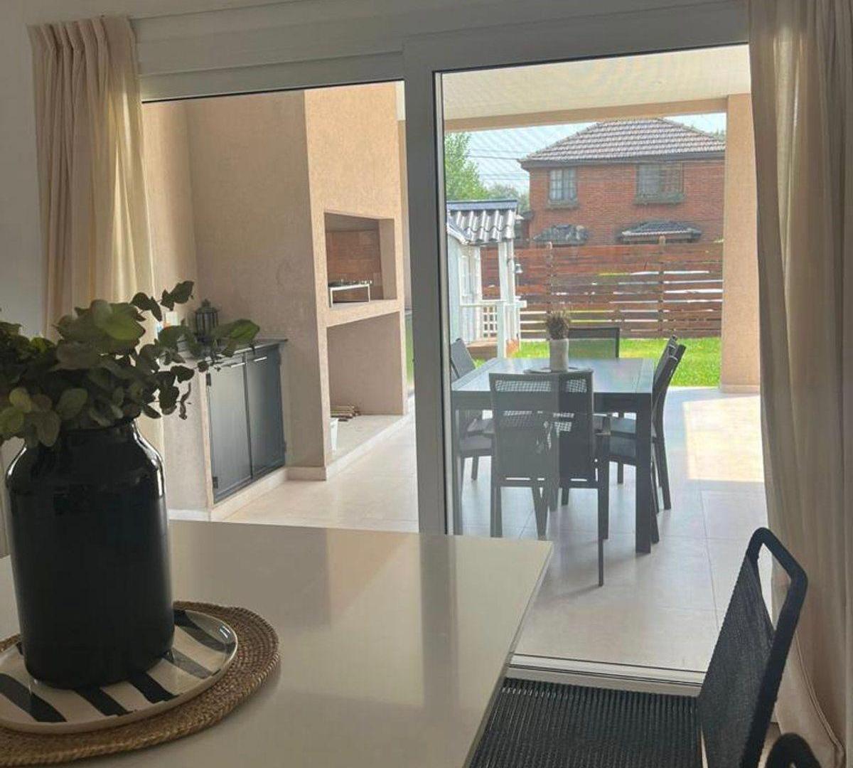 Foto de Casa venta con pileta Indio Cua APTA CREDITO, imagen 5