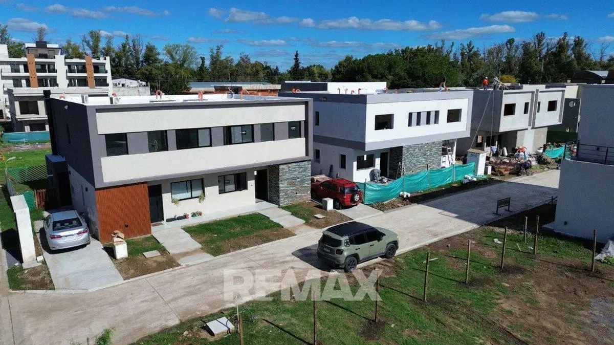 VENTA DUPLEX 5 AMB. A ESTRENAR SPRINGPARK PILAR 5