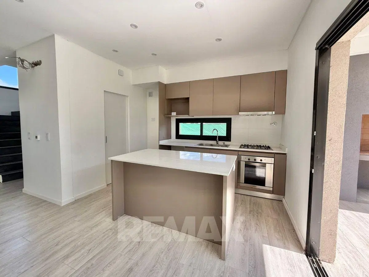 VENTA DUPLEX 5 AMB. A ESTRENAR SPRINGPARK PILAR 2