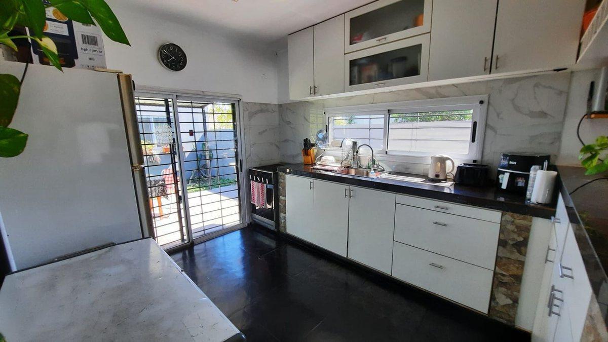 Foto de VENTA CASA 5 AMBIENTES MATHEU ESCOBAR, imagen 5