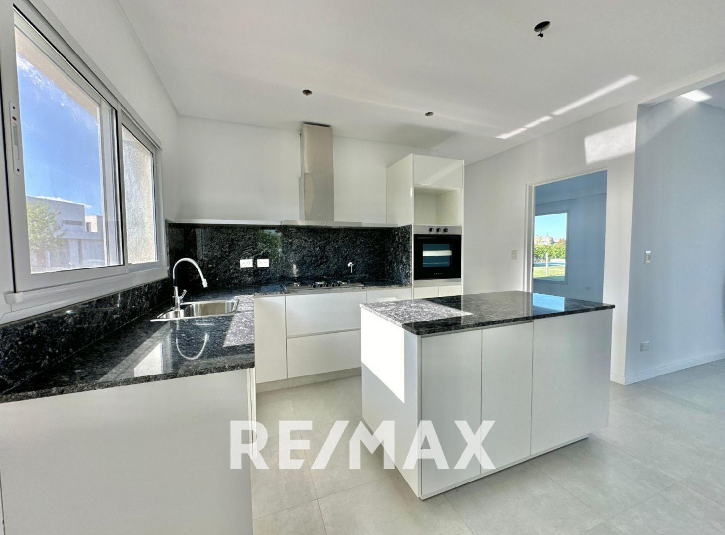 Foto de VENTA CASA 5AMB. A ESTRENAR EL CANTON GOLF FINANC, imagen 3