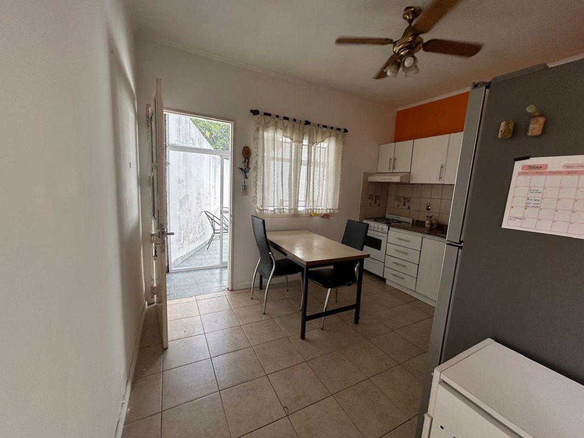 Foto de VENTA CASA DUPLEX 3 AMB VILLA BALLESTER COCH PATIO, imagen 2