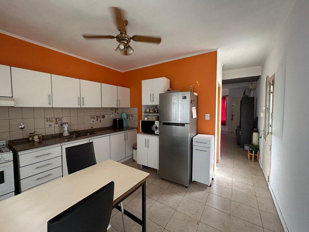 Foto de VENTA CASA DUPLEX 3 AMB VILLA BALLESTER COCH PATIO, imagen 1