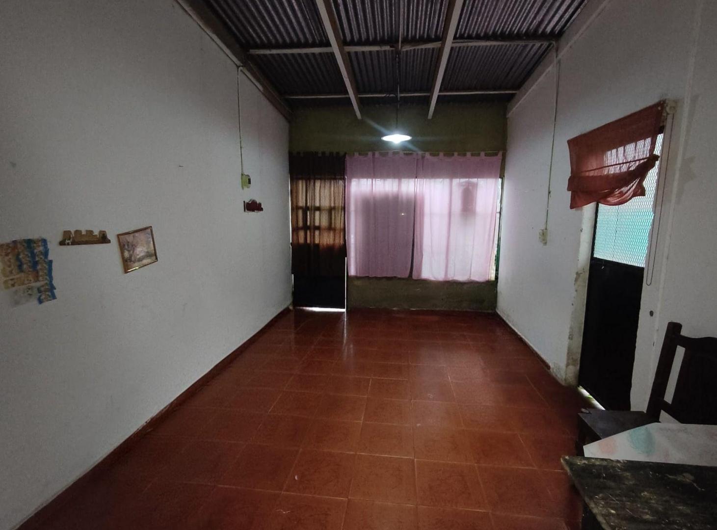 Foto de VENTA CASA 5 AMB PTE DERQUI LOCAL DEPENDENCIA, imagen 2