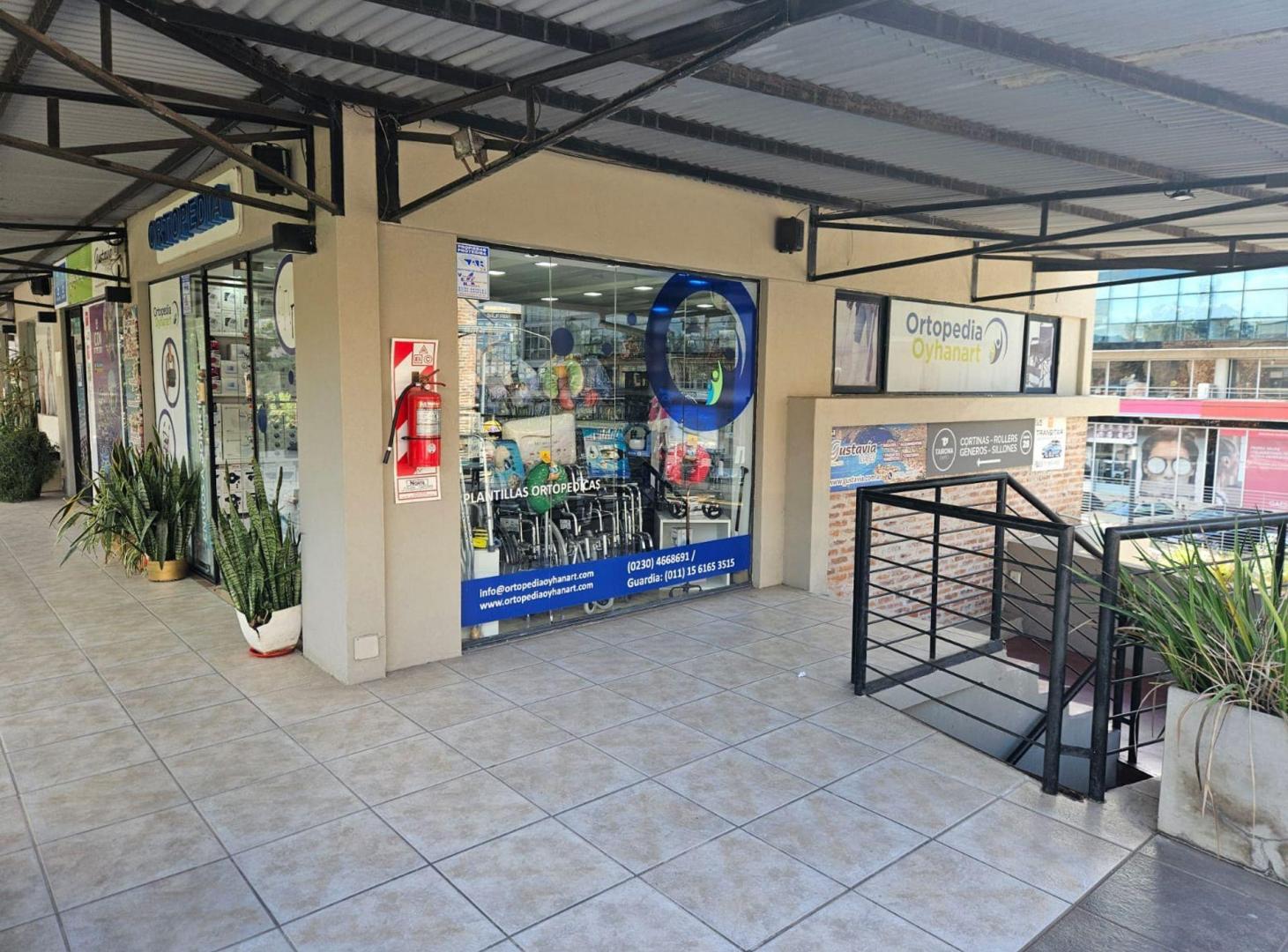 Foto de VENTA DOS LOCALES PASEO LA ESCALA CAAMAÑO, imagen 1