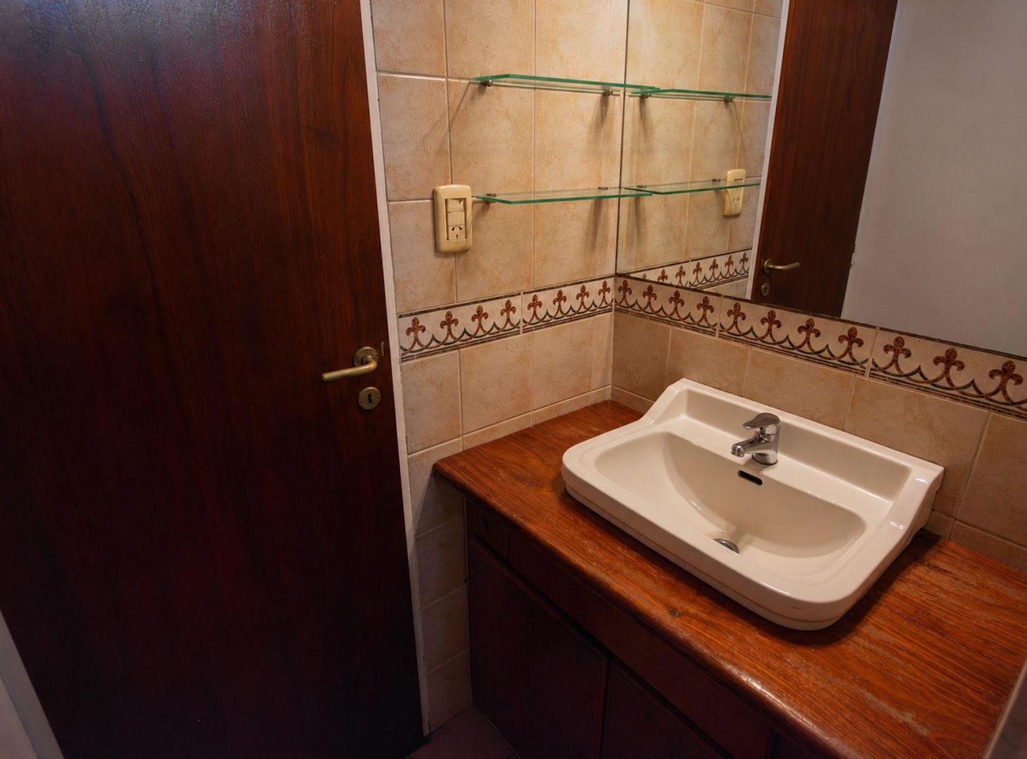 Foto de PH 4 ambientes venta Villa Urquiza amplia terraza, imagen 1
