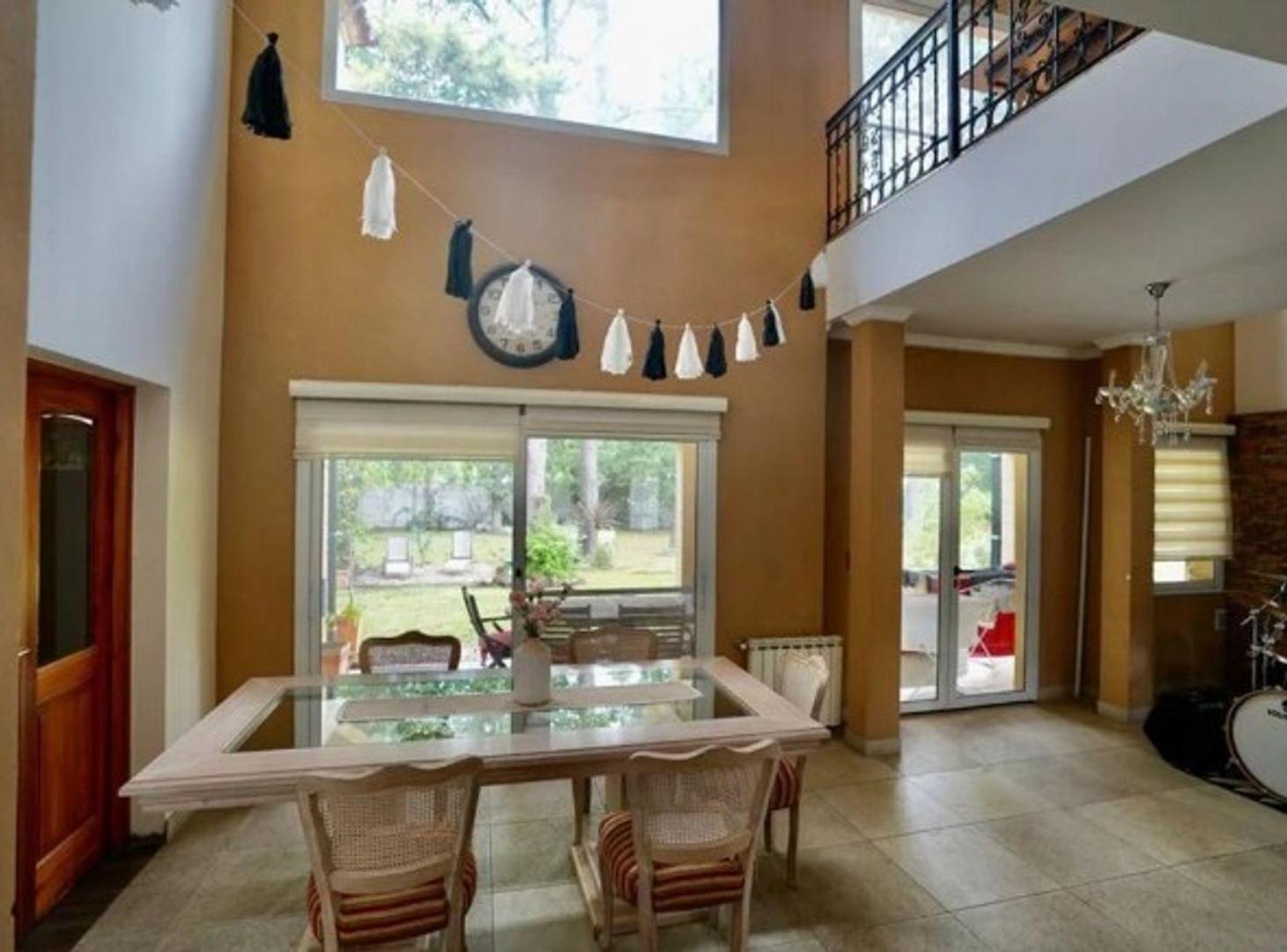 Foto de VENTA CASA 8 AMBIENTES GRAL RODRIGUEZ LA SOBERANA, imagen 1