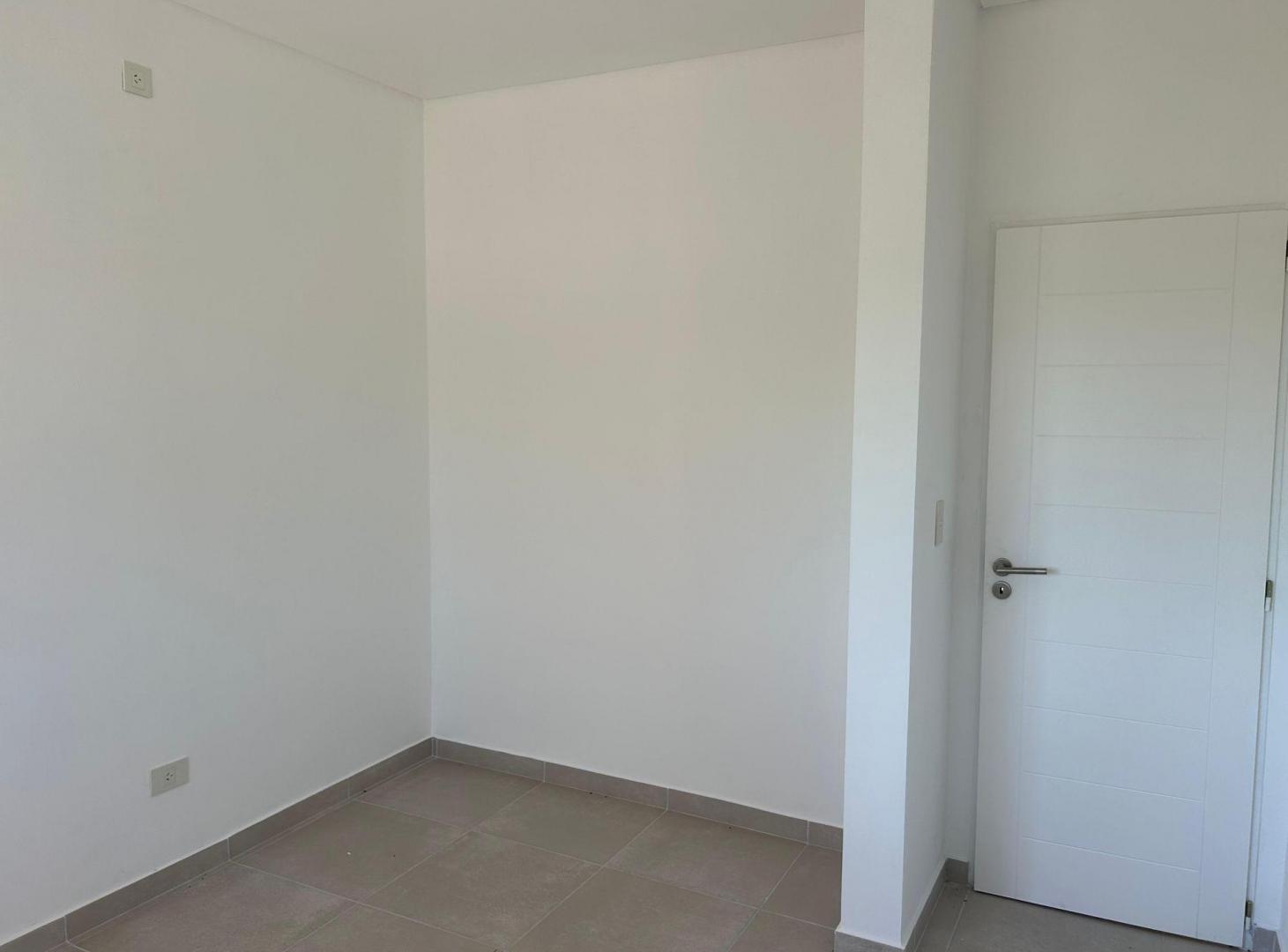 Foto de VENTA CASA 3 AMBIENTES DEL VISO A ESTRENAR, imagen 3