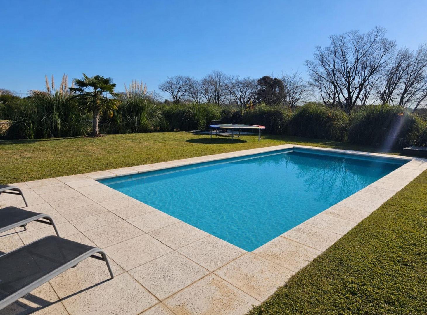 Foto de VENTA CASA 5 AMB STA ELENA LUMINOSA CON PILETA, imagen 3
