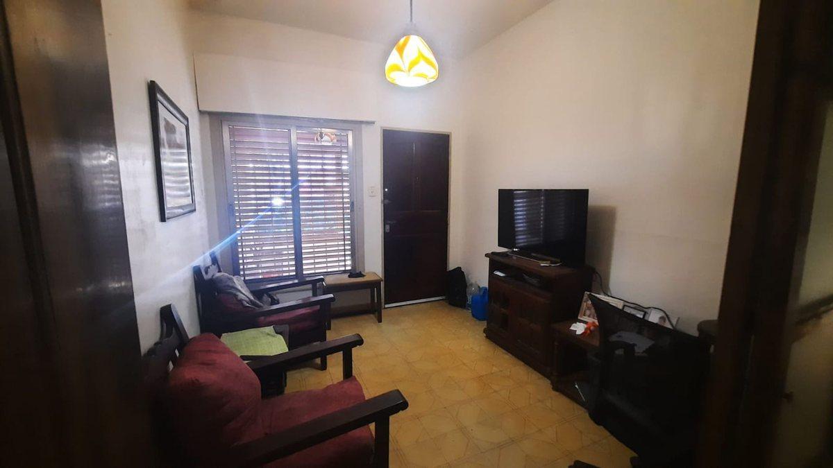 Foto de VENTA CASA MULTIFUNCIONAL PILAR CENTRO, imagen 1