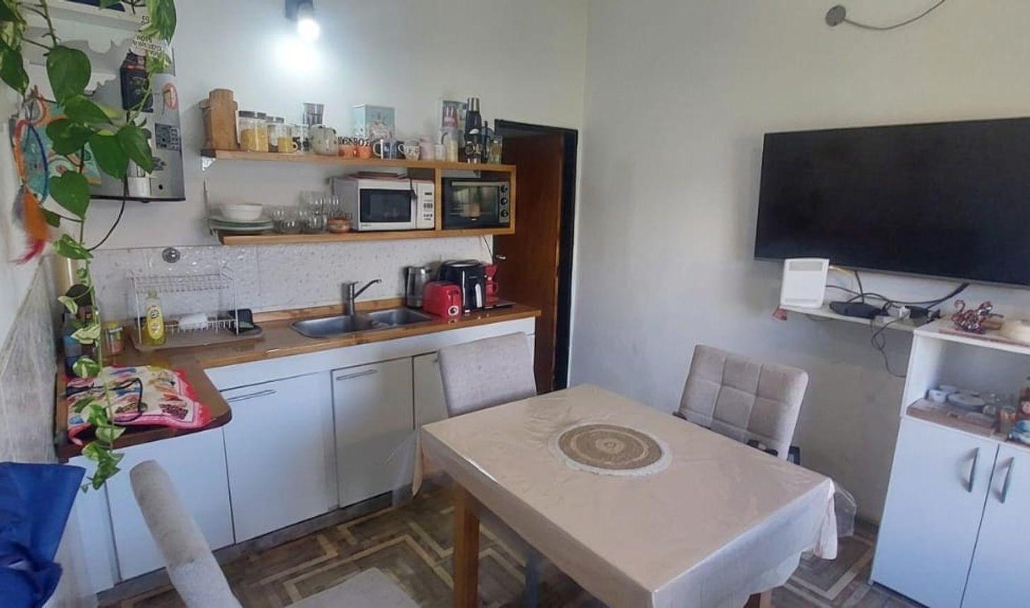 Foto de VENTA CASA 2 AMBIENTES CON LOCAL DEL VISO, imagen 2