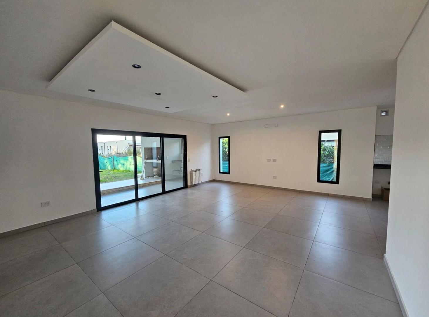 Foto de VENTA CASA 4 AMB SANTA LUCIA PILAR DEL ESTE, imagen 4