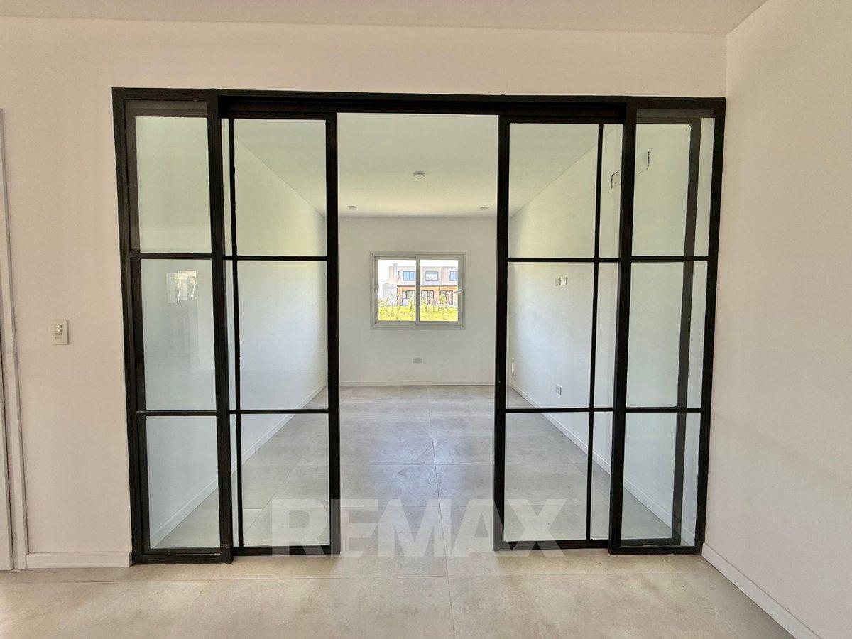 Foto de VENTA CASA 5 AMB. TILBURY PILARA FINANCIACIÓN, imagen 3