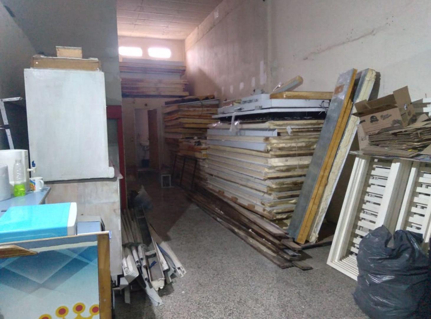 Foto de Venta Local Depósito Oficina Maquinista Savio, imagen 2