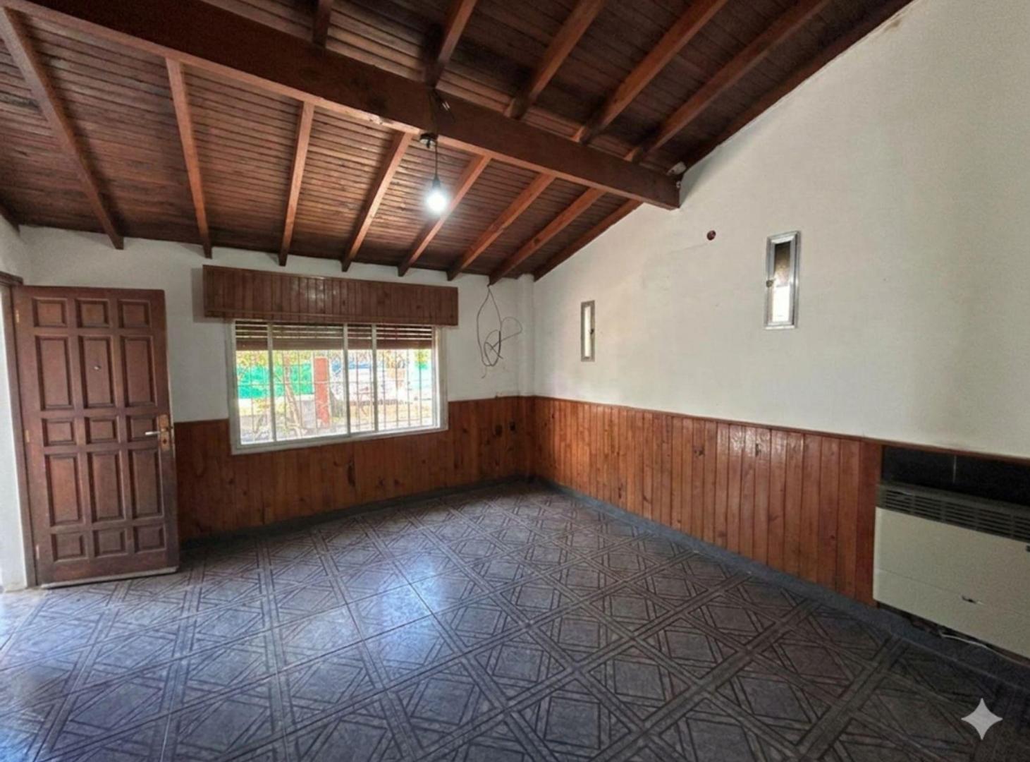 Foto de VENTA CASA 3 AMBIENTES PILAR JARDIN COCHERA LOCAL, imagen 2