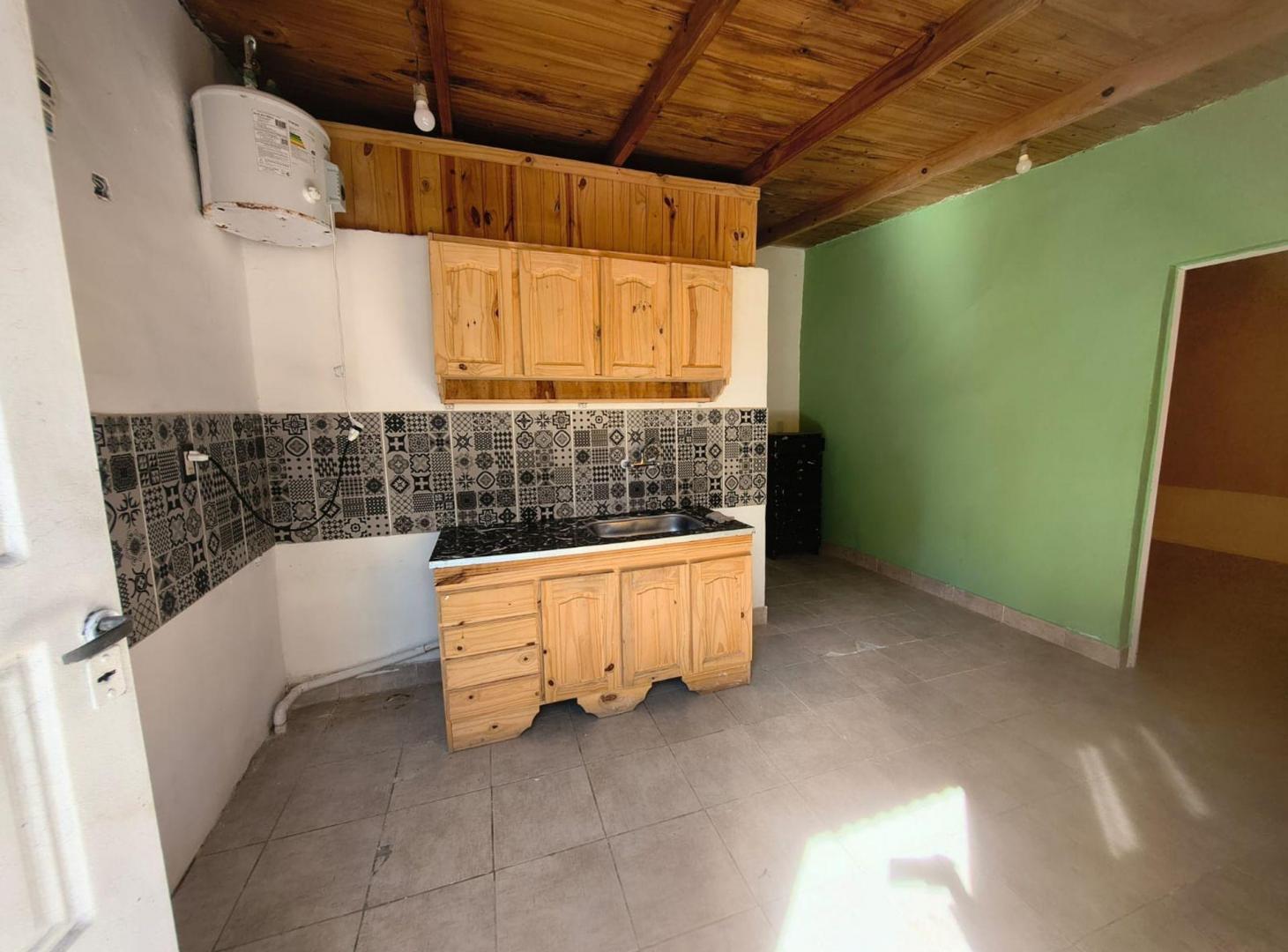 Foto de VENTA DE 4 DEPTOS LOTE DE 320 MTR PILAR, imagen 1