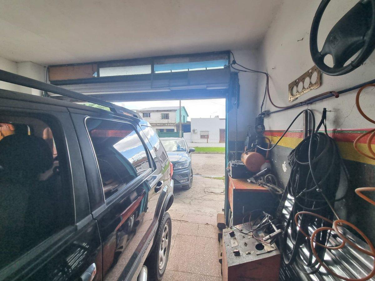 Foto de VENTA CASA GRAND BOURG A REFAC LOCAL APTO CREDITO, imagen 2