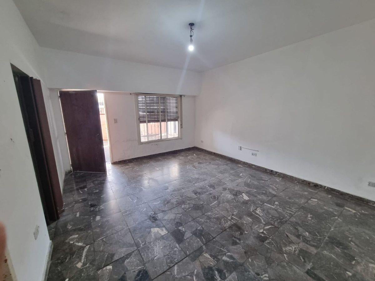 Foto de VENTA CASA GRAND BOURG A REFAC LOCAL APTO CREDITO, imagen 3