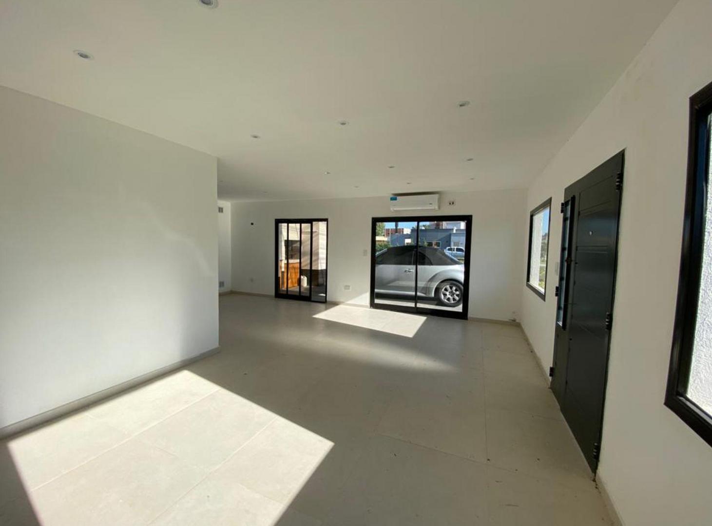 Foto de VENTA CASA LA CAÑADA PILAR APTA CREDITO - PILETA, imagen 2