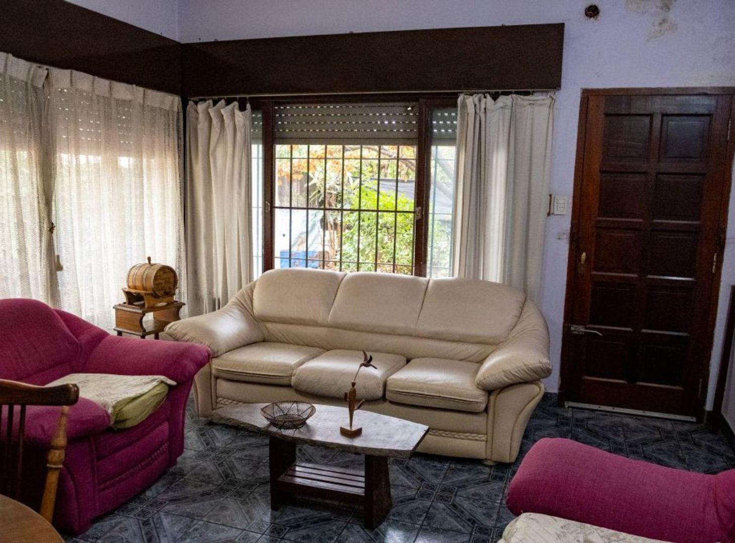 Foto de VENTA CASA 3 AMB EN ITUZAINGO, imagen 1