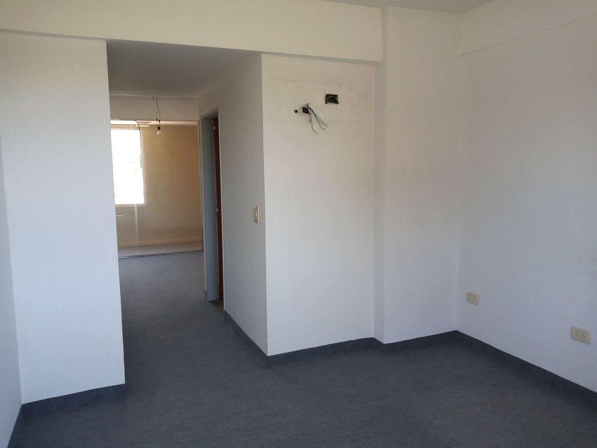 Foto de OFICINA EN VENTA - KM 41 Pilar, imagen 1