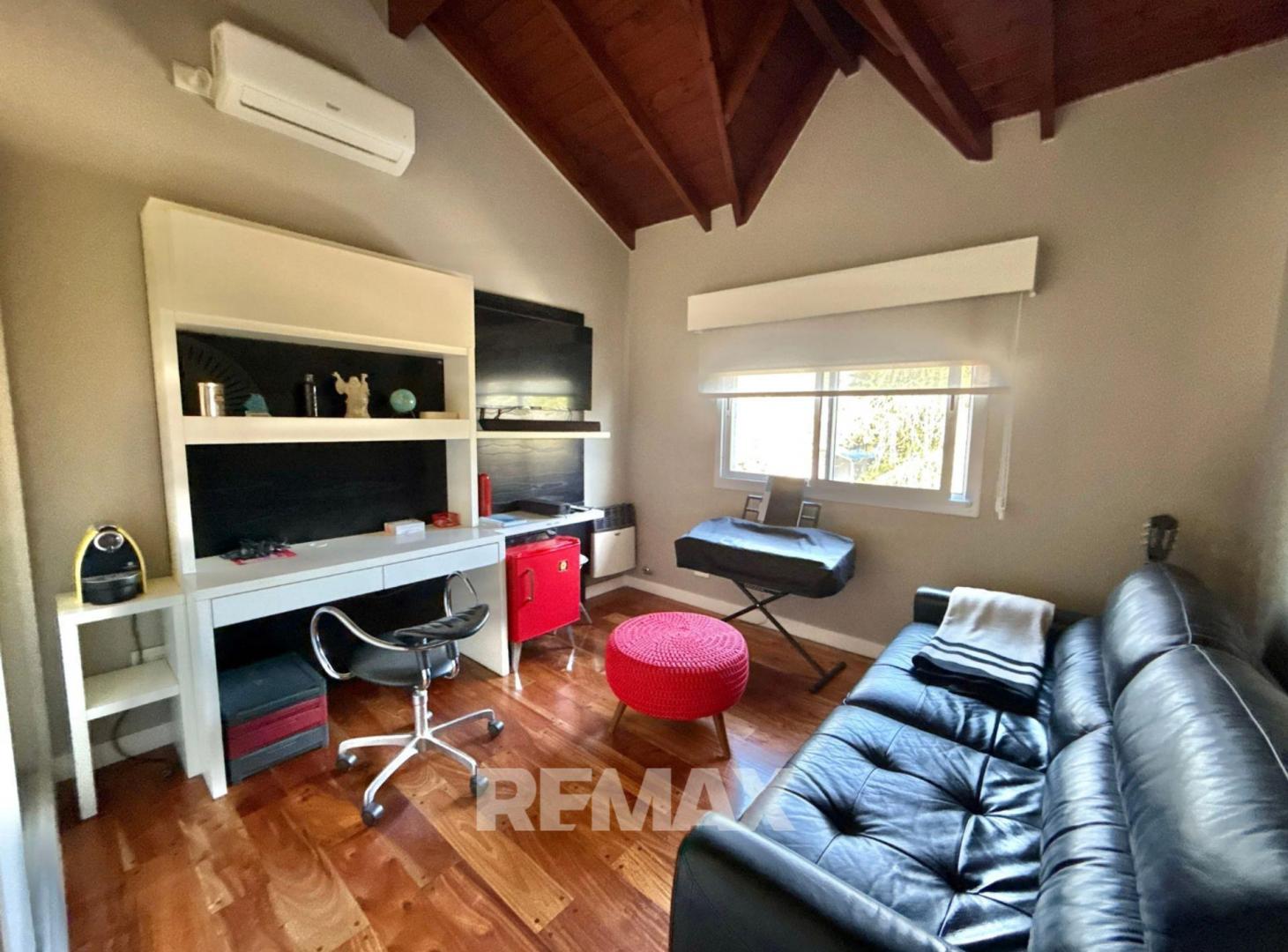 Foto de VENTA CASA EN LAS CONDES 5 ambientes– PILAR UF20, imagen 3