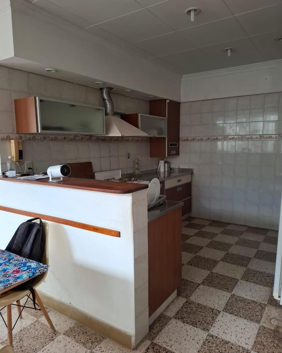 Foto de CASA EN VENTA -APTA CRÉDITO- 3 DORMITORIOS - PILETA- GARAGE - ALTA, imagen 4
