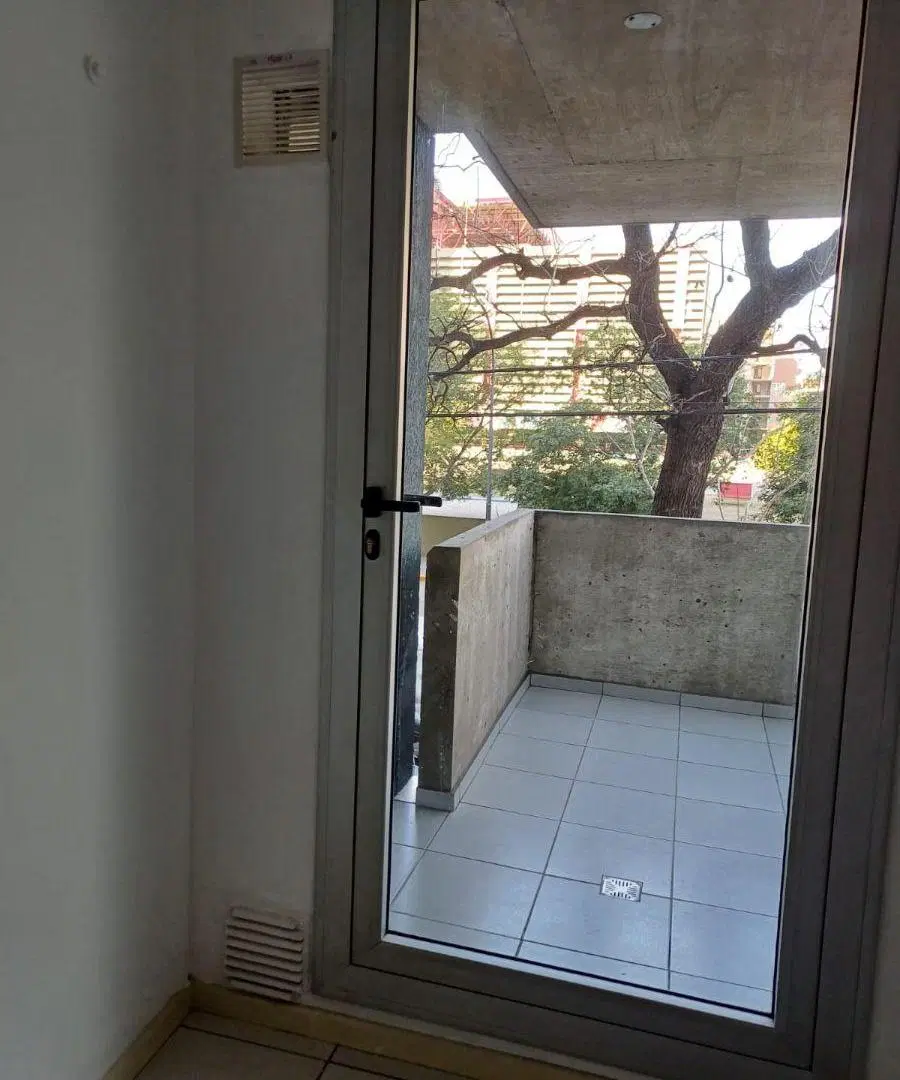 DEPARTAMENTO EN ALQUILER - UN DORMITORIO C/ PLACARD - TERRAZA - AV. SANTA FE - ZONA CÉNTRICA!! 2