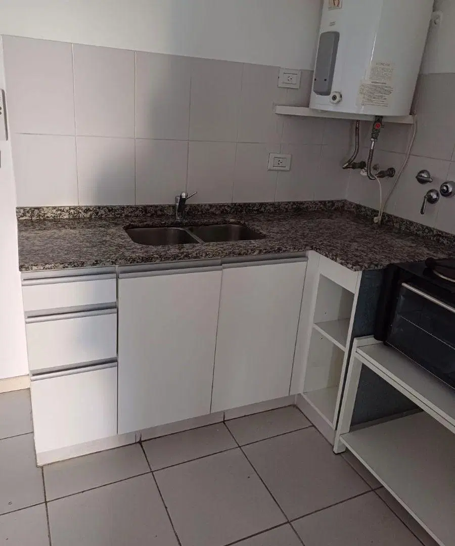 DEPARTAMENTO EN ALQUILER - UN DORMITORIO C/ PLACARD - TERRAZA - AV. SANTA FE - ZONA CÉNTRICA!! 1