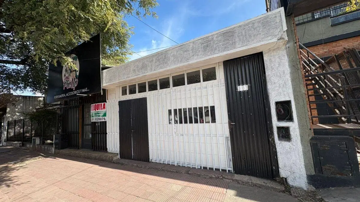 Gran salón en alquiler. Monseñor Pablo Cabrera 3233. Gran ubicación 1