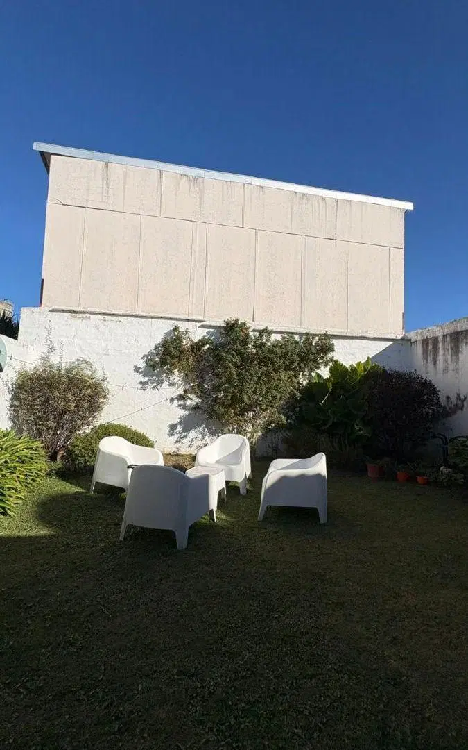 OPORTUNIDAD HERMOSA CASA EN VENTA 2 DORMITORIOS/PATIO/GARAGE 5