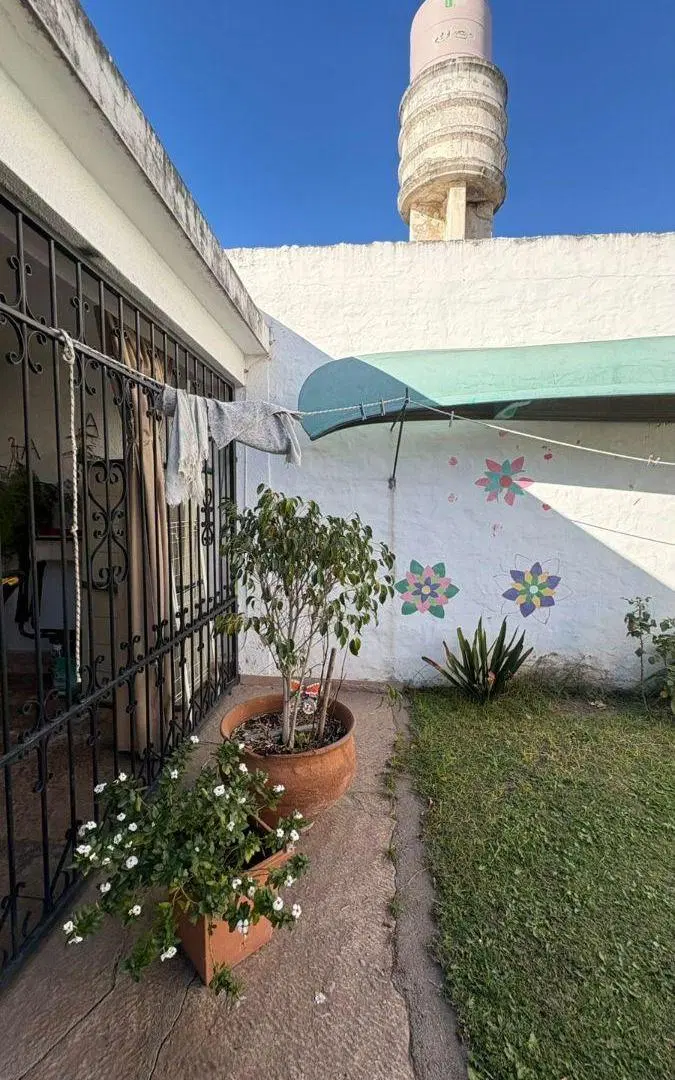 OPORTUNIDAD HERMOSA CASA EN VENTA 2 DORMITORIOS/PATIO/GARAGE 2