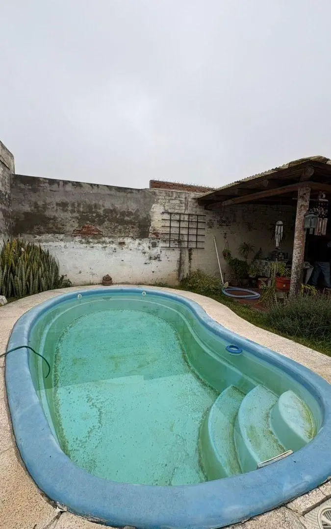 OPORTUNIDAD. CASA EN VENTA. 3 DORMITORIOS/GARAGE/PATIO CON PILETA 5