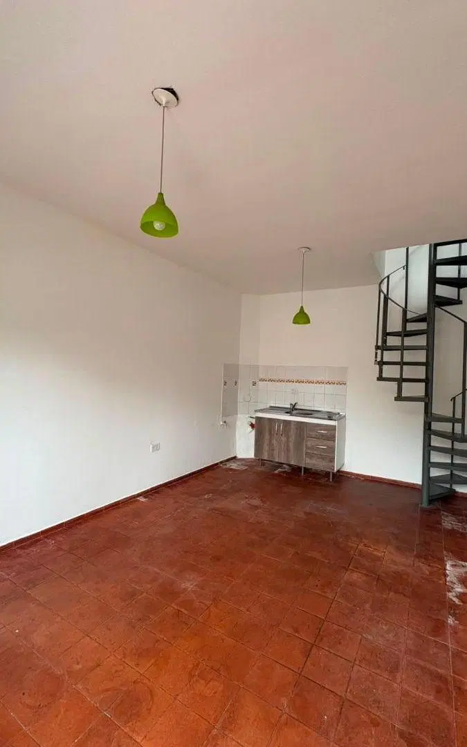 Salón comercial en alquiler en Monseñor Pablo Cabrera. Exc. Zona!! 5
