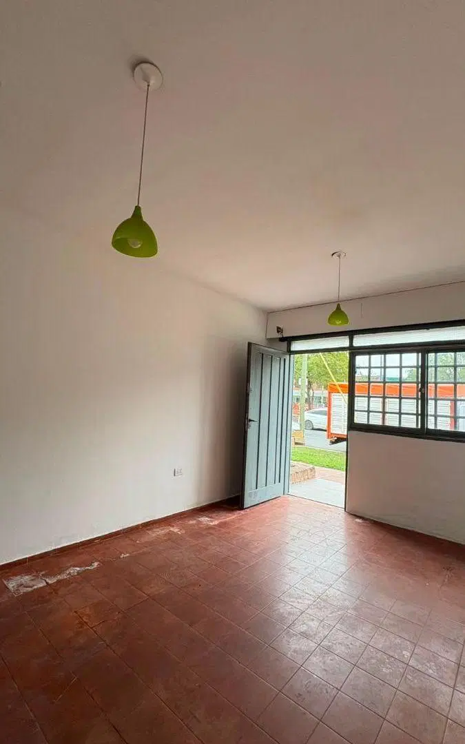 Salón comercial en alquiler en Monseñor Pablo Cabrera. Exc. Zona!! 2